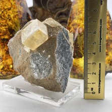 سنگ فلوریت زرد بلور کلکسیونی yellow fluorite