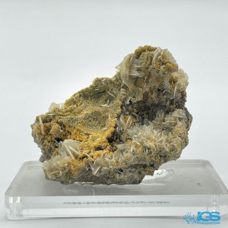سنگ ولفونیت نارنجی کمیاب ترین سنگ کلکسیونی Wulfenite