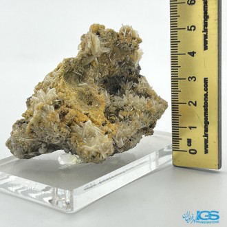 سنگ ولفونیت نارنجی کمیاب ترین سنگ کلکسیونی Wulfenite