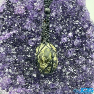 گردنبند سنگ گارنت سبز بافت مکرومه با بند بافت Garnet نارسنگ