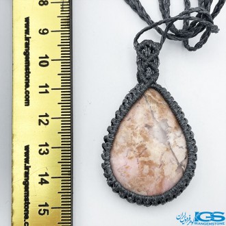 گردنبند سنگ رودونیت سنگ عشق با بافت مکرومه Rhodonite