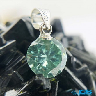 گردنبند سنگ موزانایت moissanite