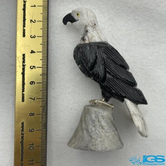 مجسمه سنگ عقاب ترکیبی از سنگ اونیکس سنگ یشم سنگ هولیت