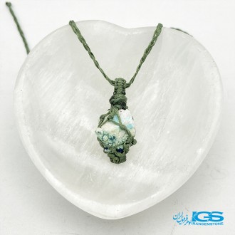 گردنبند سنگ آزوریت راف با بند مکرومه بافی تکه ایی از بهشت Azurite