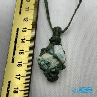 گردنبند سنگ آزوریت راف با بند مکرومه بافی تکه ایی از بهشت Azurite