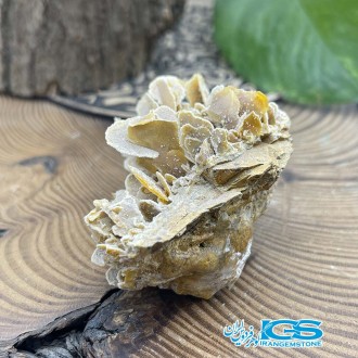 سنگ ولفونیت نارنجی کمیاب ترین سنگ کلکسیونی Wulfenite