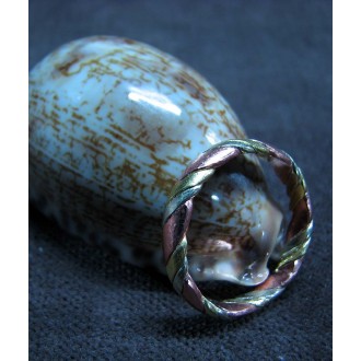 انگشتر فلز شفا بخش