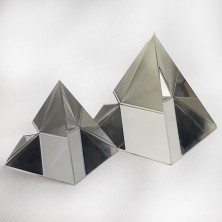 هرم کریستال