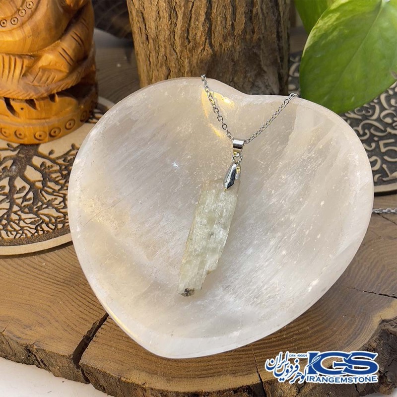 گردنبند سنگ راف کونزیت Kunzite