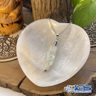 گردنبند سنگ راف کونزیت Kunzite