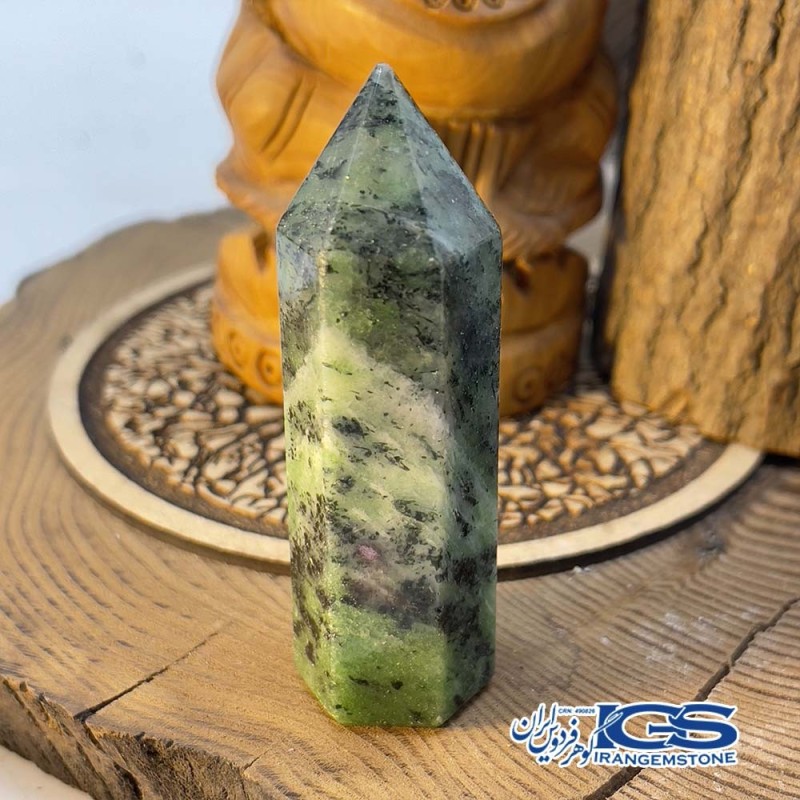 منشور سنگ زئوسیت روبیک (یاقوت سرخ) Ruby Zoisite