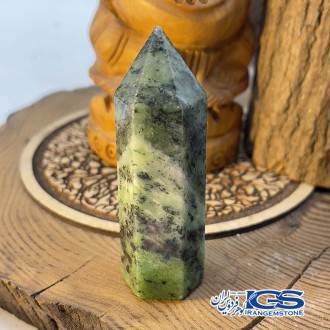 منشور سنگ زئوسیت روبیک (یاقوت سرخ) Ruby Zoisite