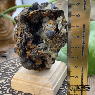 ولفونیت نارنجی کمیاب ترین سنگ کلکسیونی Wulfenite