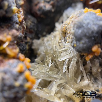 ولفونیت نارنجی کمیاب ترین سنگ کلکسیونی Wulfenite