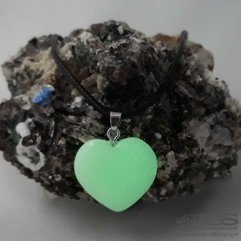 آویز طرح قلب گوهر شب چراغ Phosphorus stone
