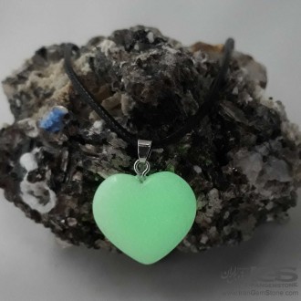 آویز طرح قلب گوهر شب چراغ Phosphorus stone