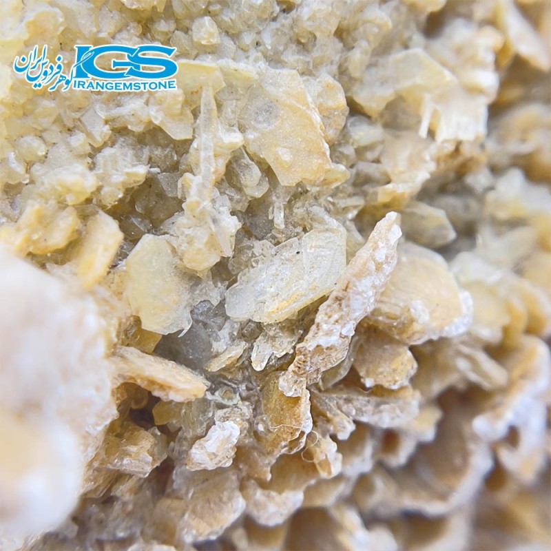 ولفونیت نارنجی کمیاب ترین سنگ کلکسیونی Wulfenite