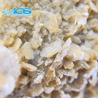 ولفونیت نارنجی کمیاب ترین سنگ کلکسیونی Wulfenite