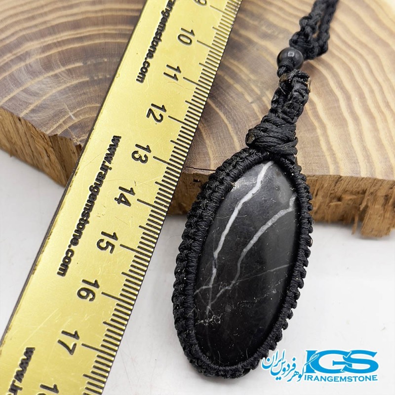گردنبند سنگ اونیکس عقیق سیاه بافت مکرومه