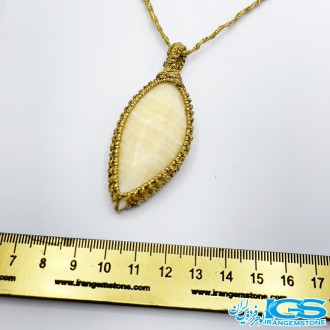 گردنبند سنگ کلسیت طلایی  مکرومه بافی