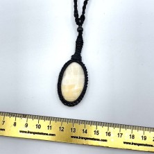 گردنبند کلسیت طلایی  مکرومه بافی