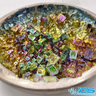 کاسه دکوری سنگ بیسموت – جلوه‌ای از رنگین‌کمان فلزی و انرژی مثبت