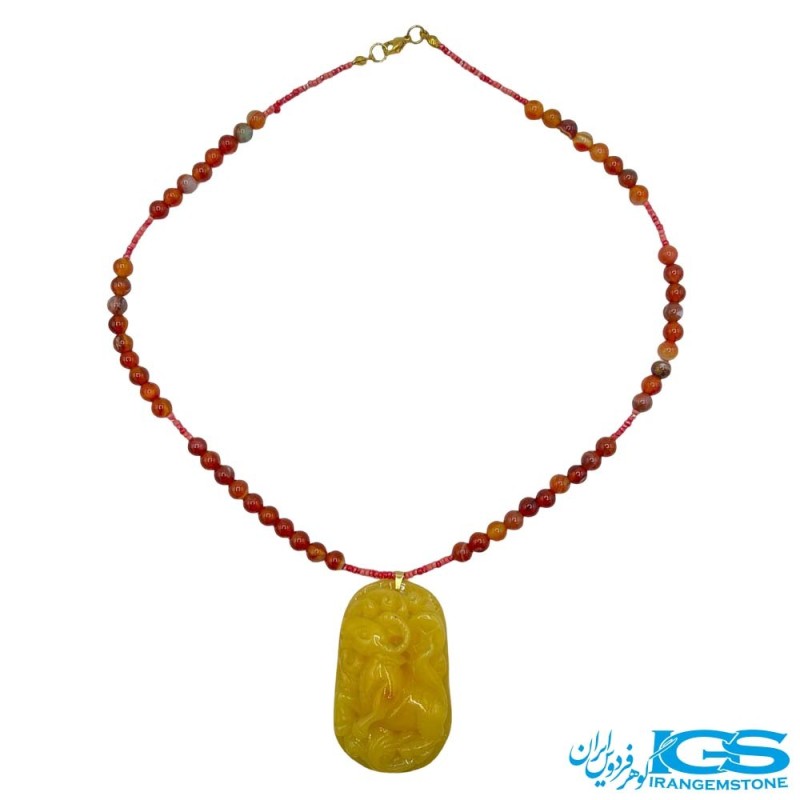 گردنبند سنگ کهربا و عقیق کارنلین  نماد قوچ فروردین– جذب انرژی و ثروت
