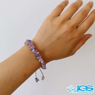 نمای روی دست دستبند چیپسی آمیتیست اصل