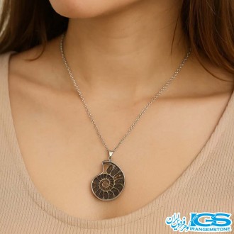 مدل گردنبند فسیل آمونیت گردن دارد