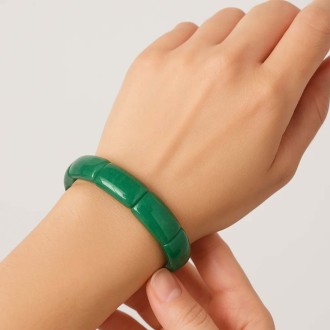 دستبند آونتورین مدل کشی در دست مدل