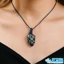 گردنبند سنگ گارنت لعل نارسنگ مکرومه بافی در گردن مدل
