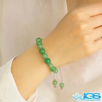 دستبند آونتورین مکرومه بافی در دست مدل