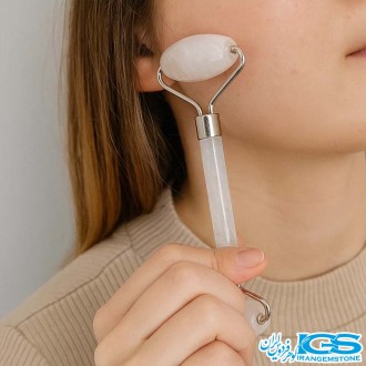 رول کریستال کوارتز بر روی صورت