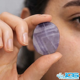 ماساژ صورت آمیتیست و گواشا سنگ طبیعی آرامش‌بخش