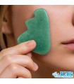 ماساژ صورت گواشا آونتورین سبز