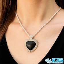 گردنبند سنگ اونیکس مکرومه بافی با خواص درمانی