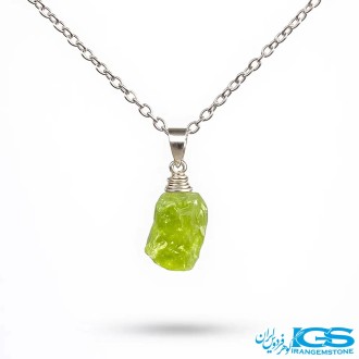 گرنبند زبرجد پریدوت راف در بک سفید سنگ ثروت