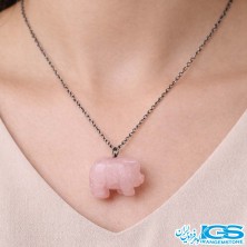 گردنبند سنگ رزکوارتز نماد سال تولد خوک