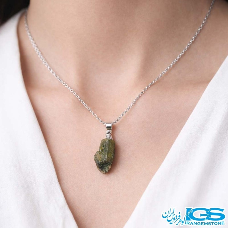 گردنبند سنگ تورمالین سبز بدون زنجیر