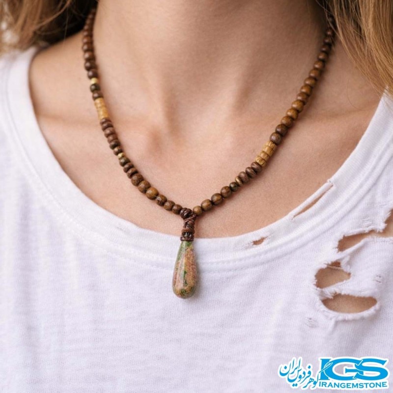 گردنبند منشور سنگ اوناکیت و سنگ چشم ببر مکرومه بافی