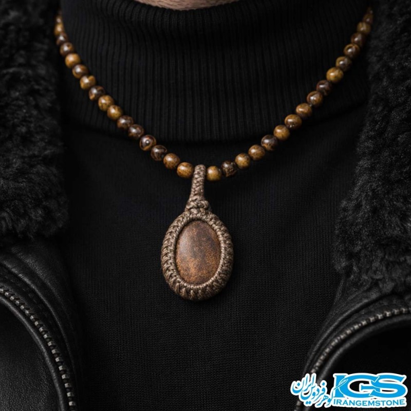 گردنبند سنگ چشم ببر و استخوان شتر مکرومه بافی