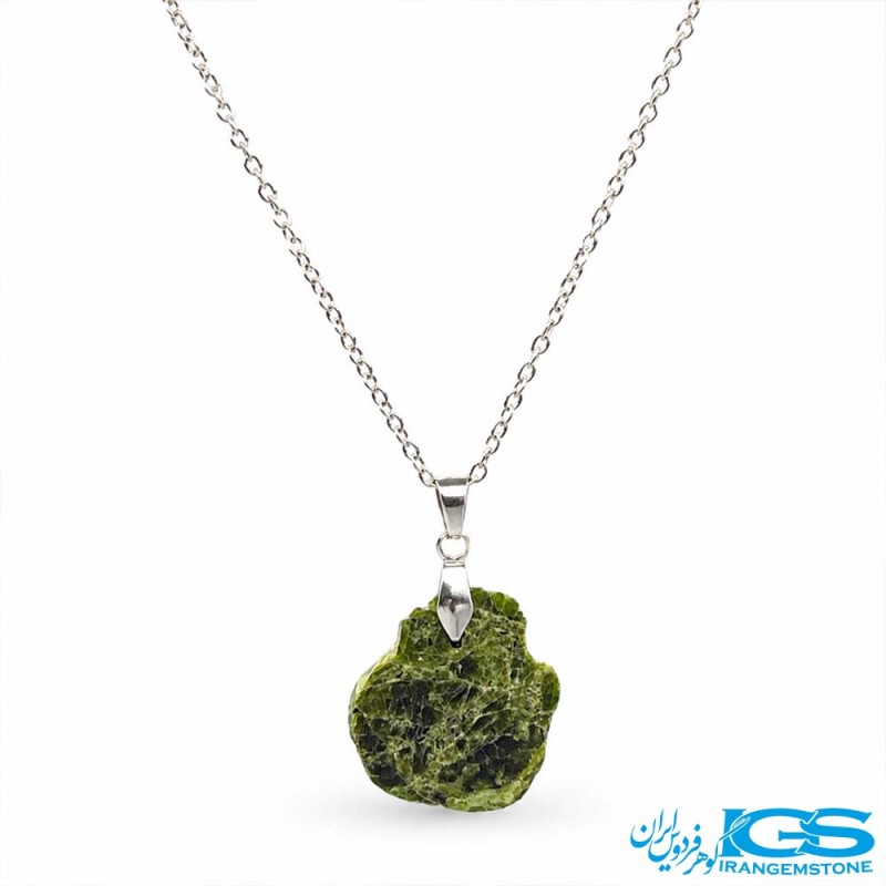 گردنبند گارنت سبز دمانتوئید (بازنجیراستیل)