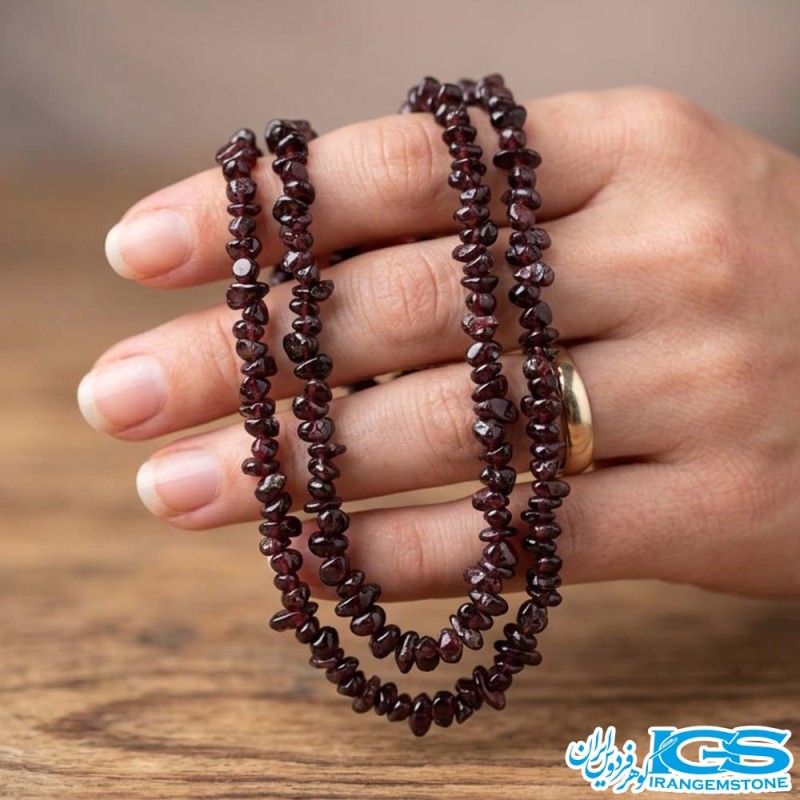 گردنبند گارنت سرخ لعل راف چیپسی رو دست مدل زنانه