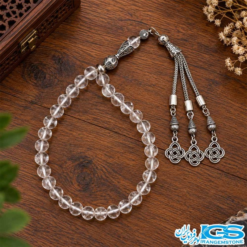 نمای نزدیک دانه‌های تسبیح درنجف ۳۳ دانه