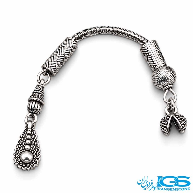 سر تسبیح نقره‌ای طرح بت چقه برای تکمیل تسبیح‌های سنتی و کلاسیک