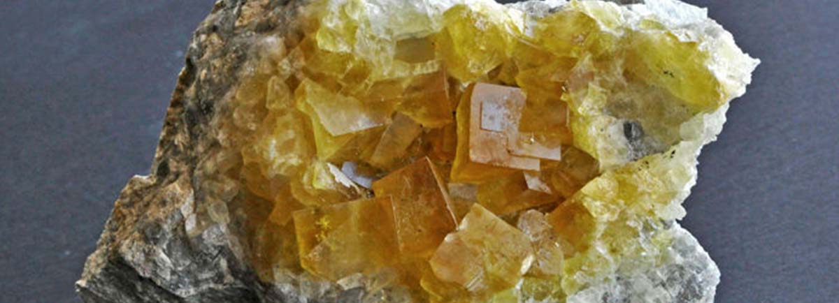 سنگ کلکسیونی فلوریت زرد فلئوریت yellow fluorite