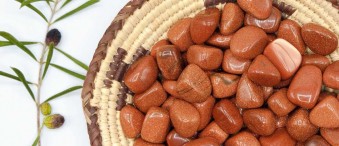 سنگ دلربا گلدستون Goldstone